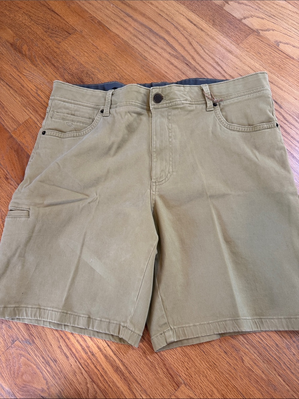 Men's Hybrid Utility Shorts in Khaki